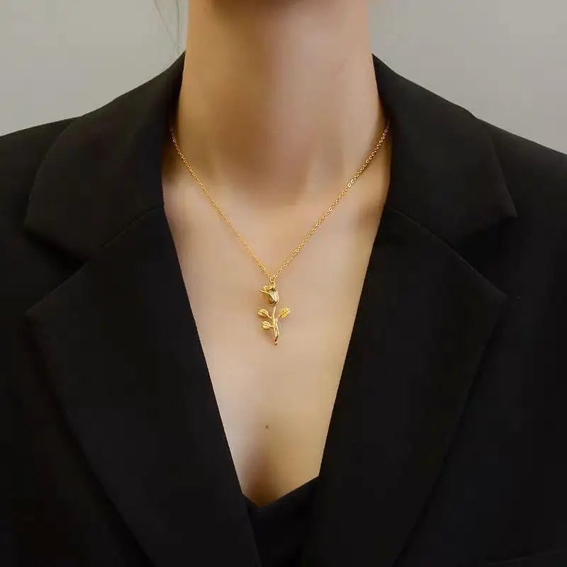 Vintage Rose Pattern Stainless Steel Pendant Necklace, Delicate Link Chain Elegant Niche Design