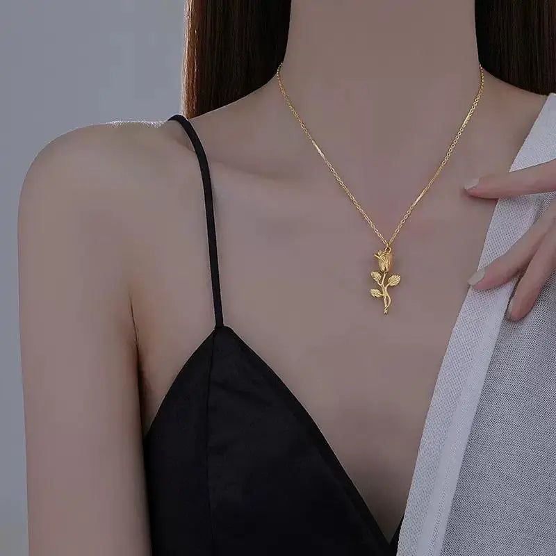 Vintage Rose Pattern Stainless Steel Pendant Necklace, Delicate Link Chain Elegant Niche Design