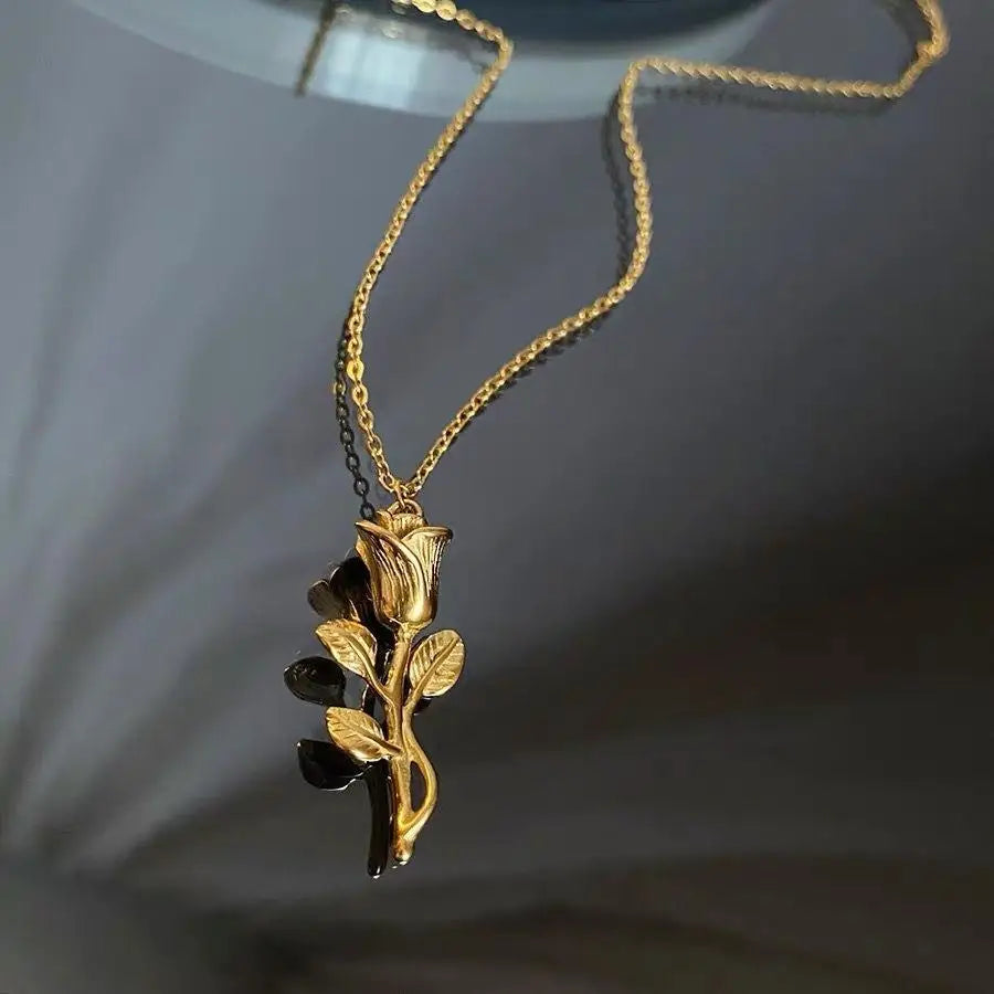 Vintage Rose Pattern Stainless Steel Pendant Necklace, Delicate Link Chain Elegant Niche Design